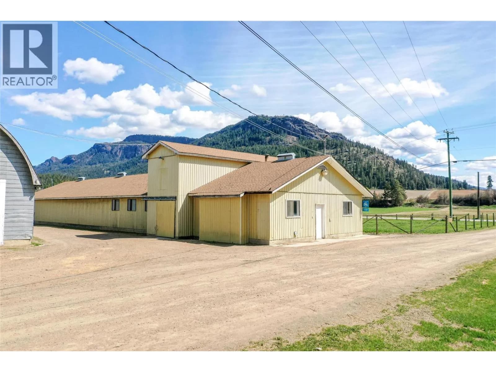 118 Enderby-Grindrod Road — photo 4 of 80