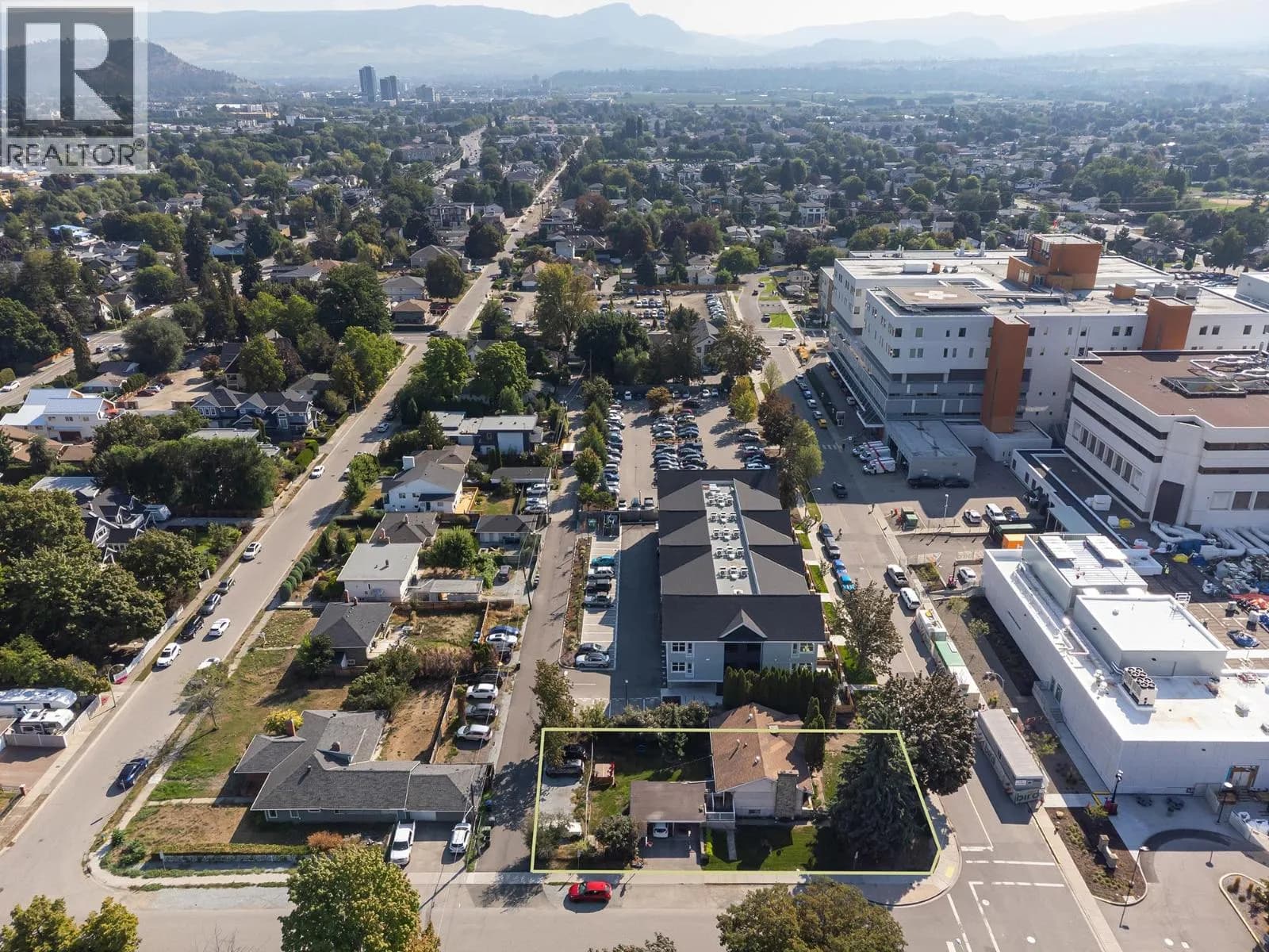 408 Royal Avenue — photo 4 of 8