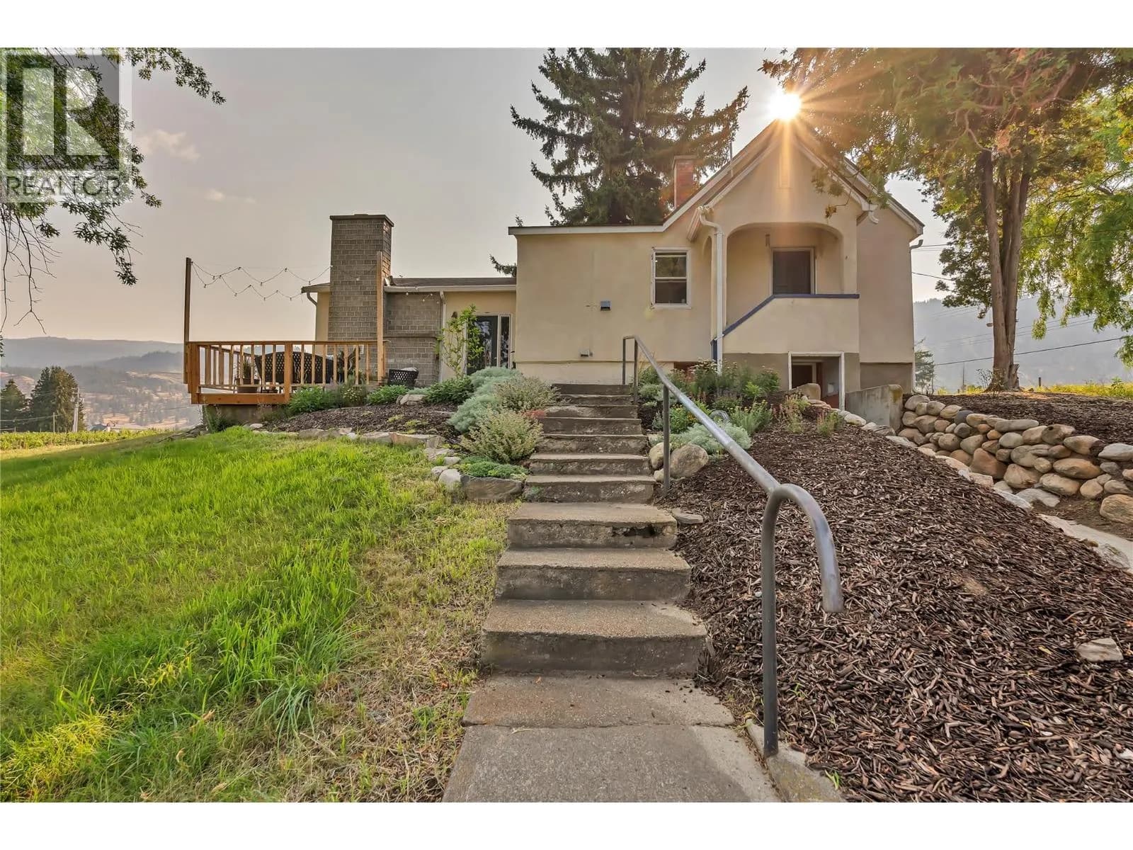 1275 Munson Avenue — photo 3 of 90