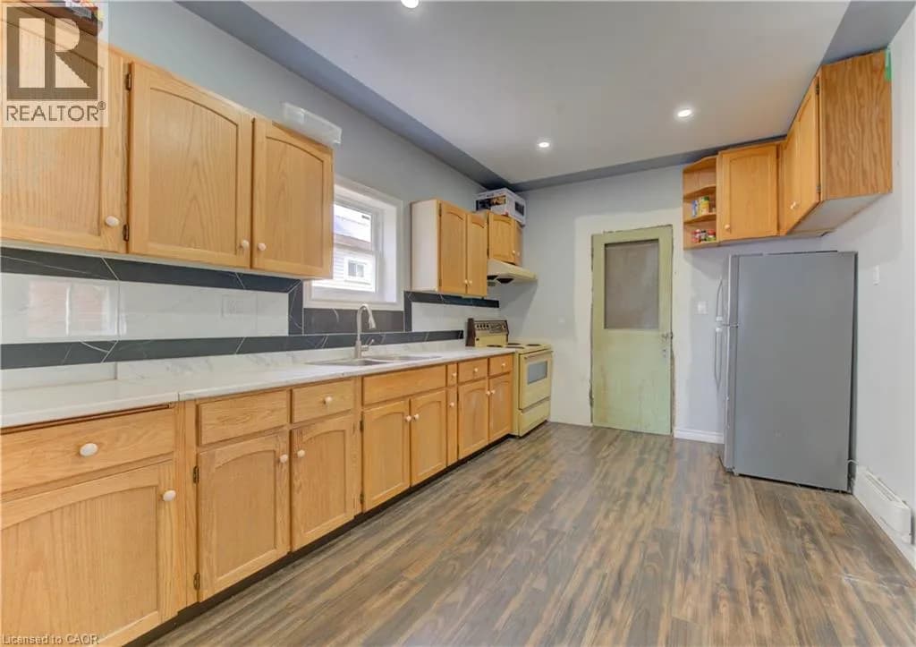 138 COURTLAND Avenue E — photo 5 of 26