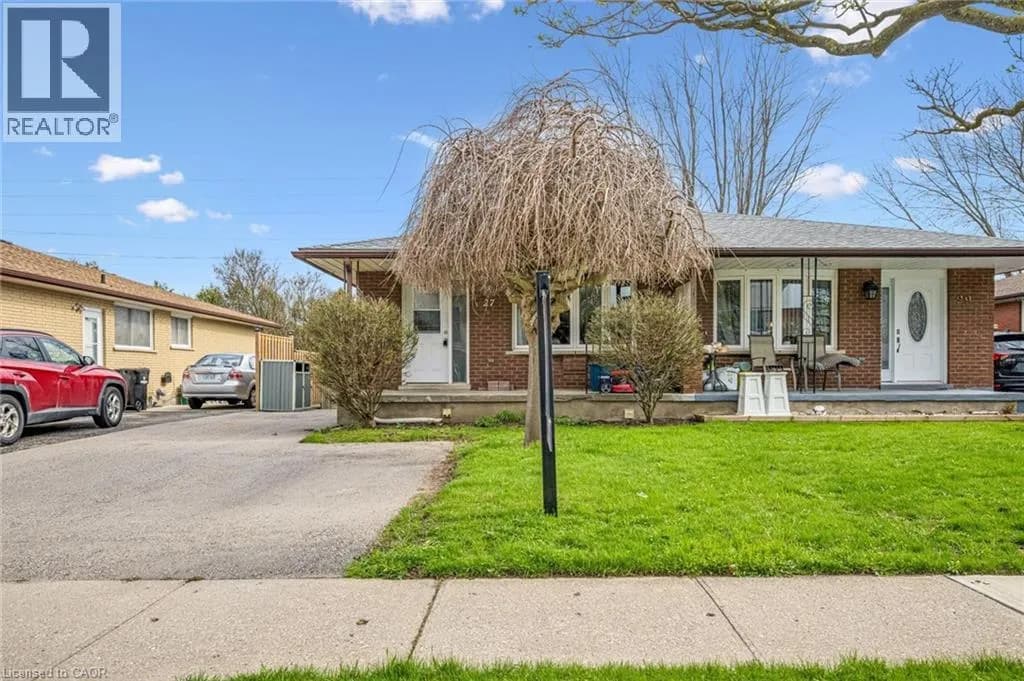27 VICMOUNT Drive