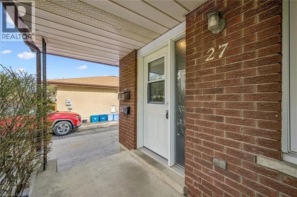 27 VICMOUNT Drive — photo 4 of 40