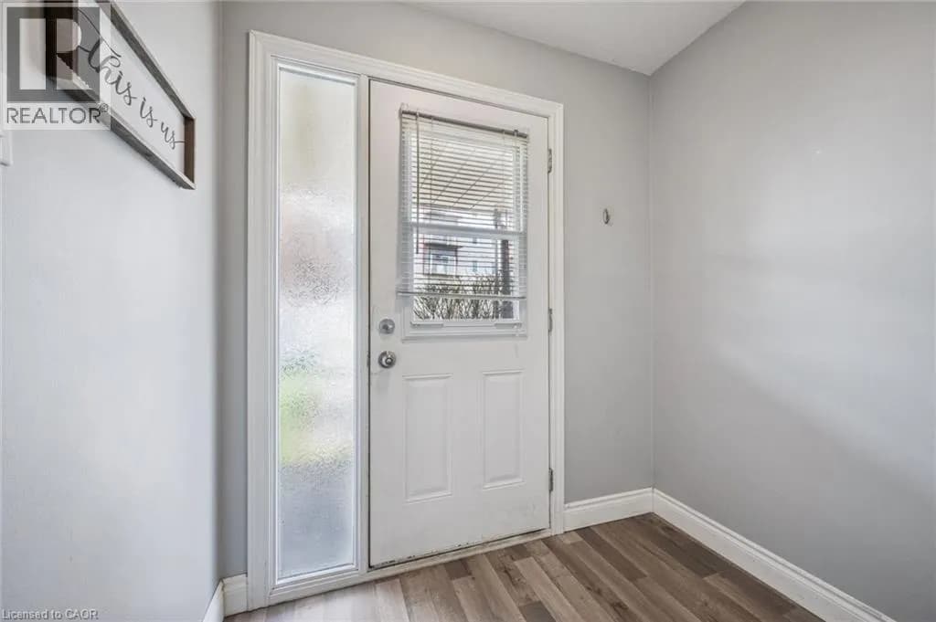 27 VICMOUNT Drive — photo 5 of 40