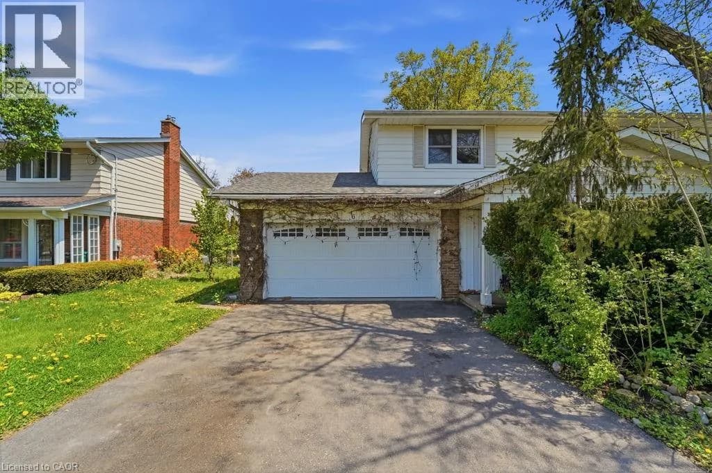46 BIRCHCLIFF Avenue — photo 3 of 11