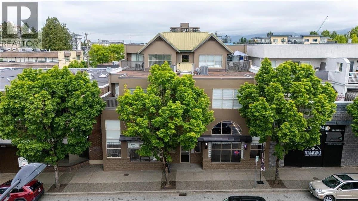 22337 LOUGHEED HIGHWAY — photo 3 of 30