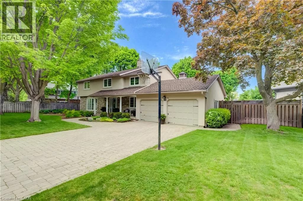 60 HUNTLEY Crescent — photo 3 of 50