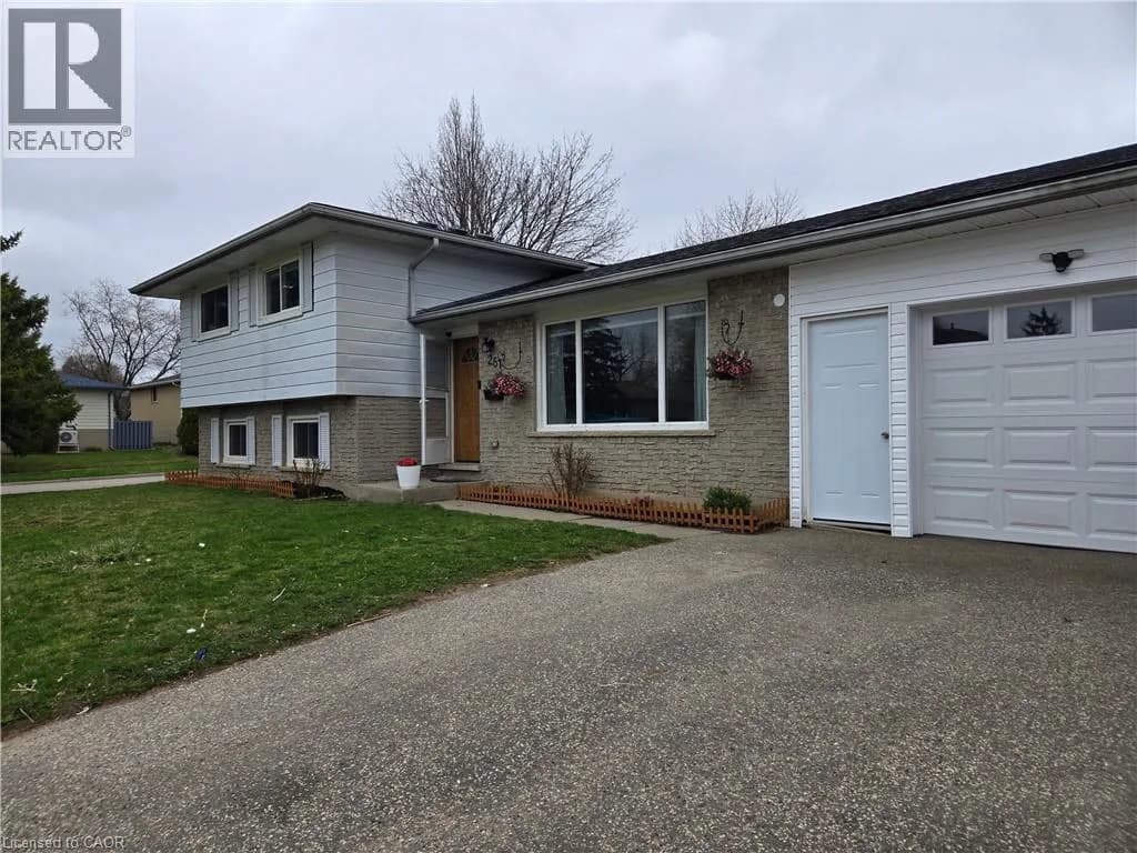261 OVERLEA Drive — photo 3 of 11