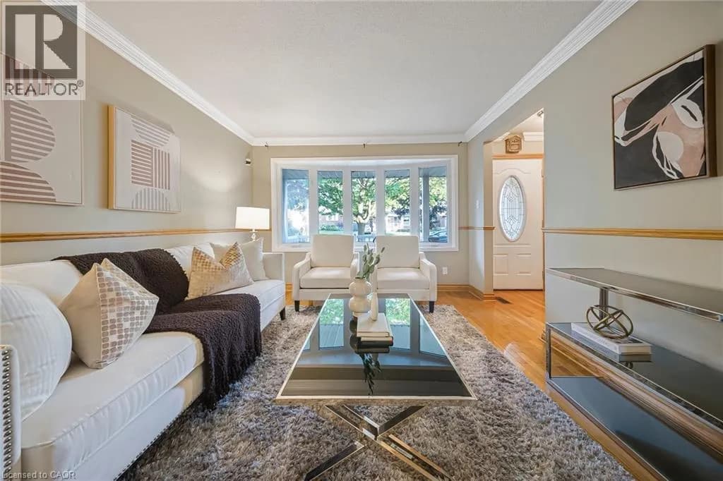 124 DUNSMERE Drive — photo 4 of 50