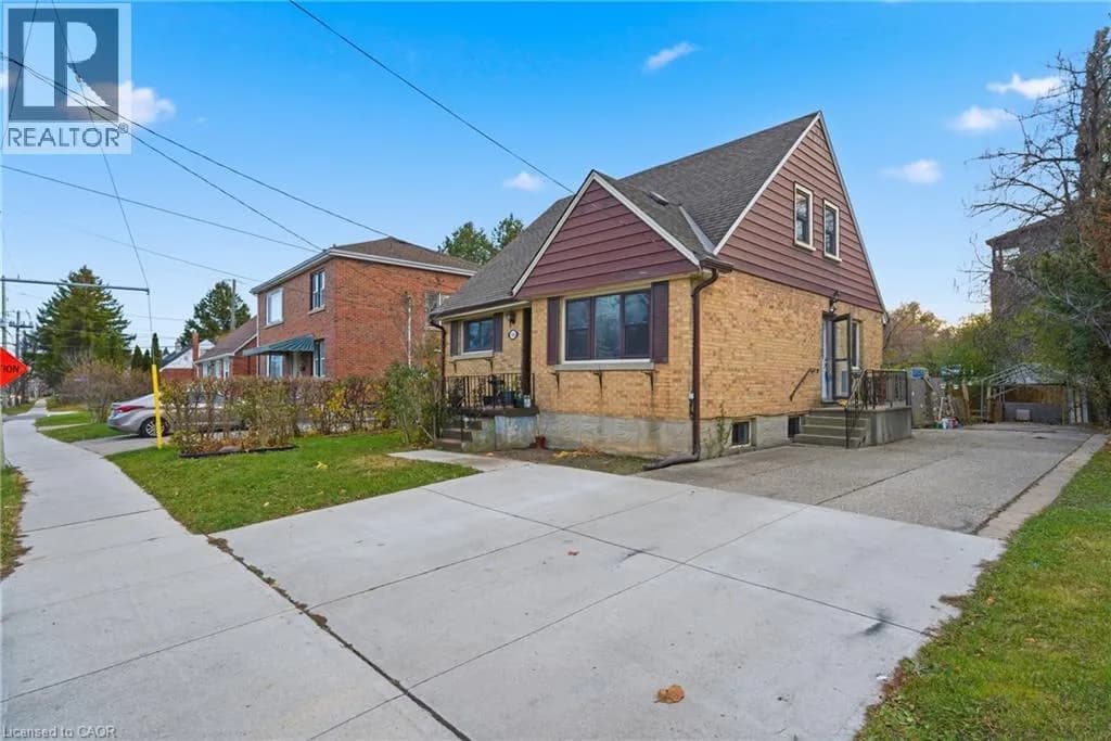 549 WEBER Street E — photo 4 of 33