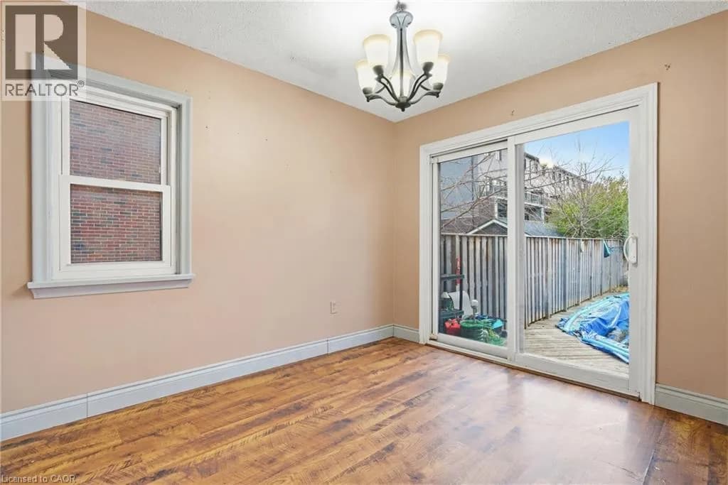 549 WEBER Street E — photo 5 of 33
