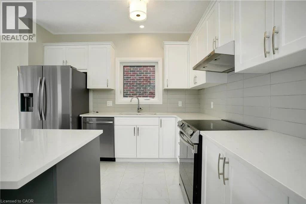 375 CHOKECHERRY Crescent — photo 4 of 24