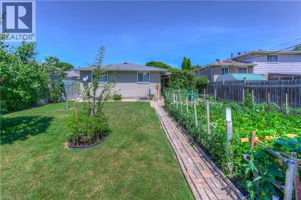1227 VALENTINE Drive — photo 3 of 35