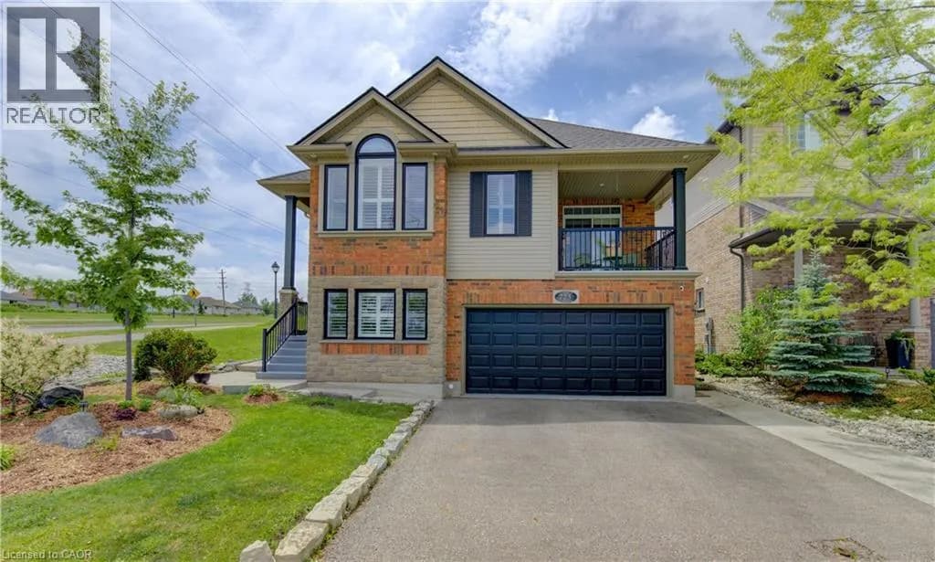 725 ZURICH Drive — photo 3 of 50