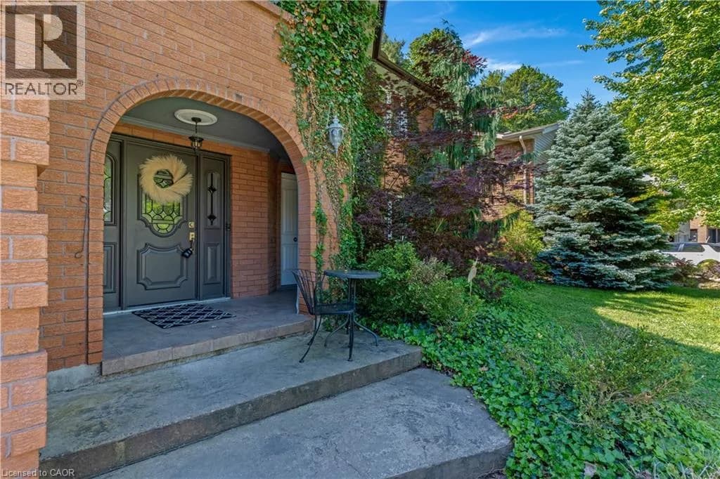 37 YELLOW BIRCH Drive — photo 3 of 43