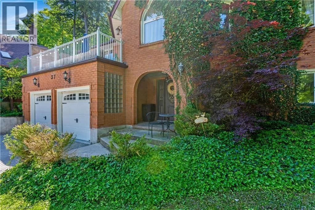 37 YELLOW BIRCH Drive — photo 4 of 43