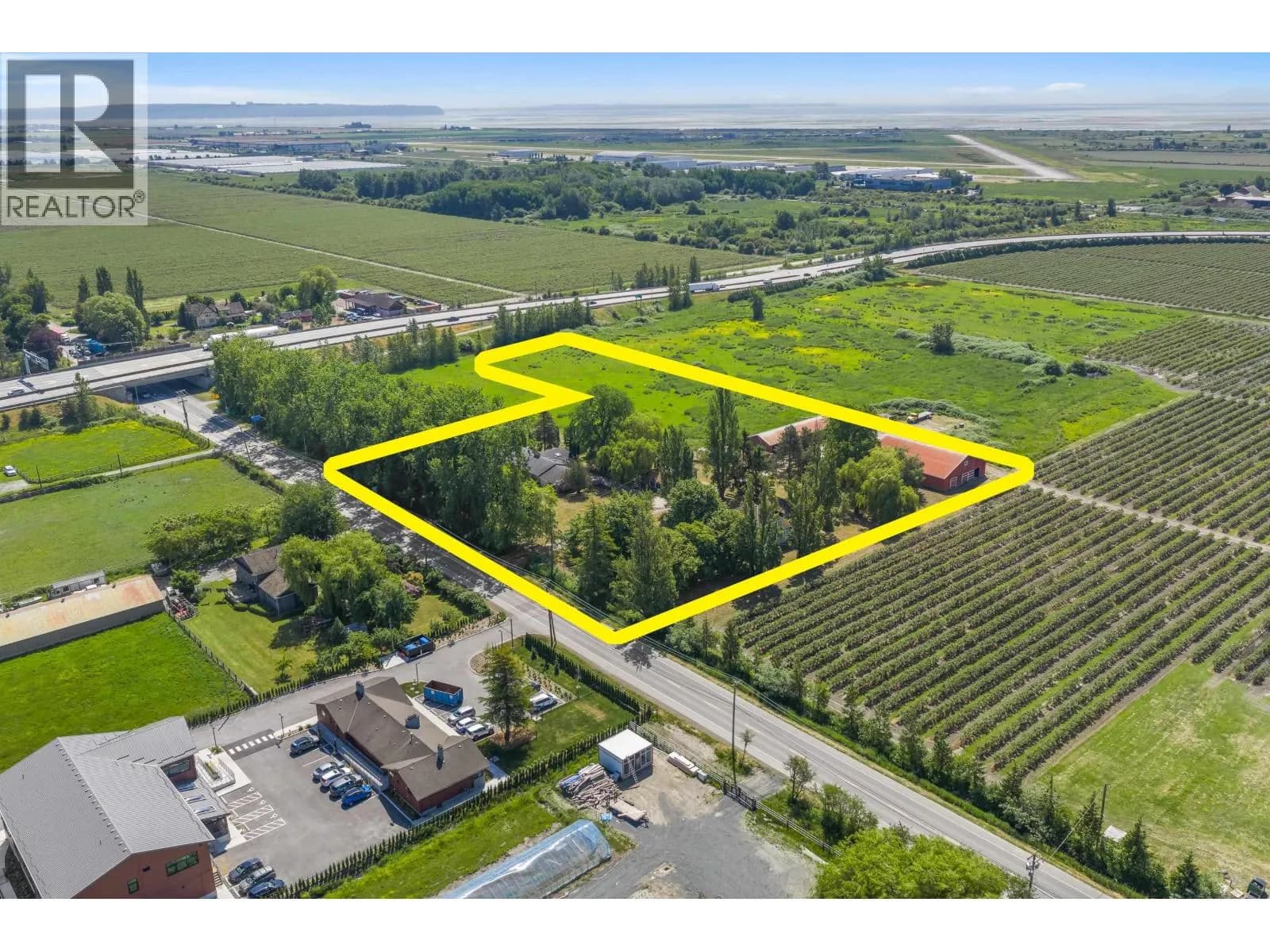 7064 LADNER TRUNK ROAD — photo 2 of 14