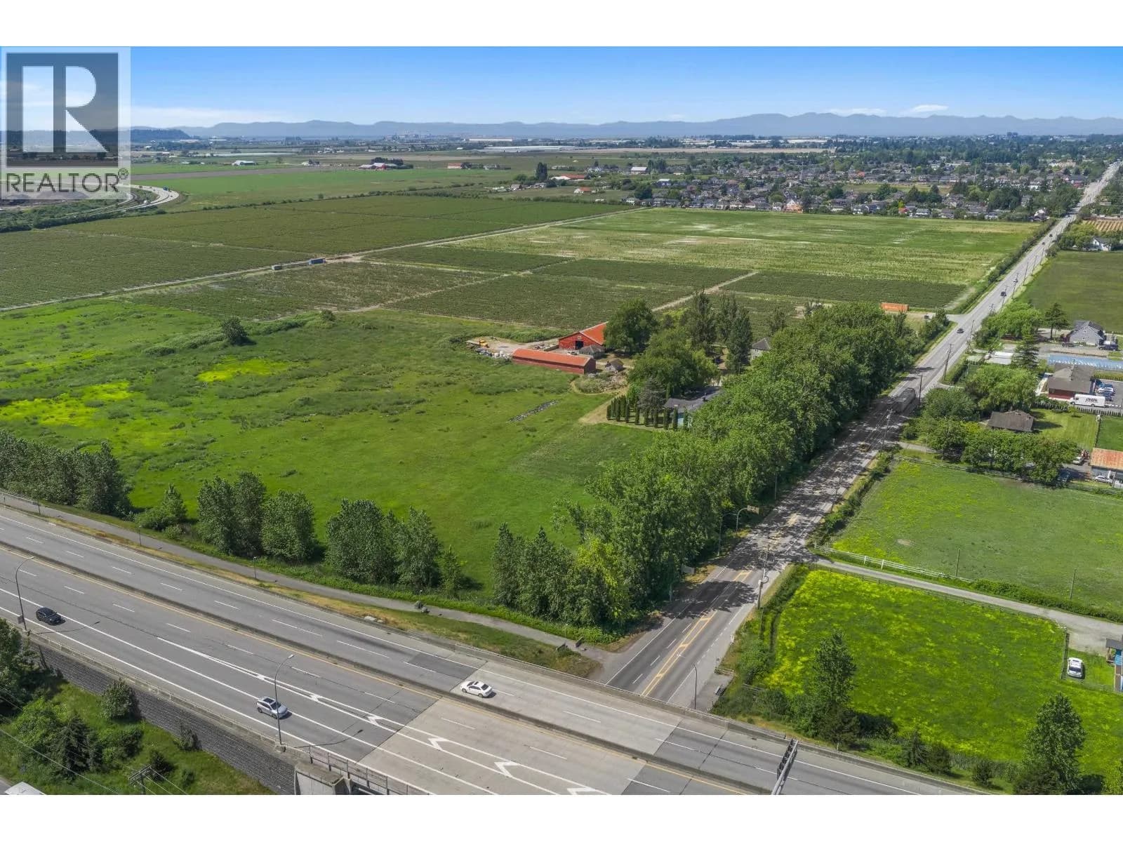 7064 LADNER TRUNK ROAD — photo 4 of 14