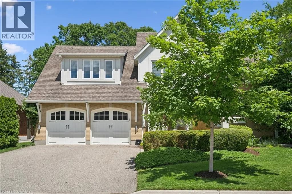 576 FALCONRIDGE Crescent — photo 3 of 50