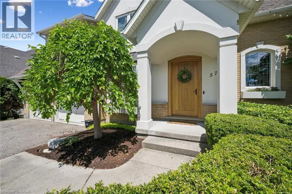 576 FALCONRIDGE Crescent — photo 4 of 50