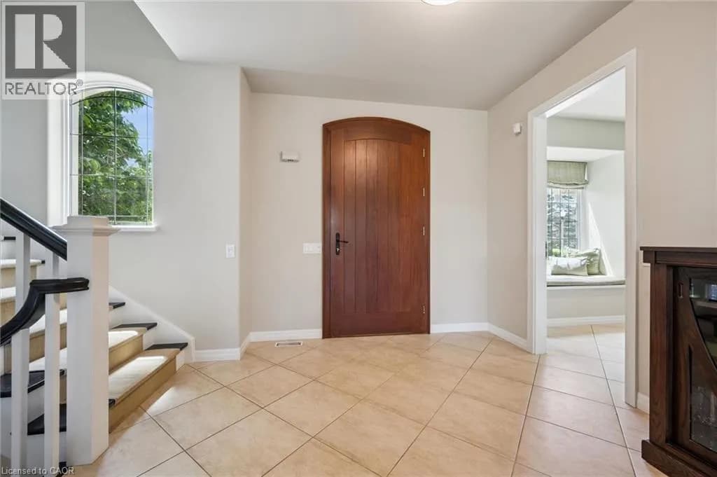 576 FALCONRIDGE Crescent — photo 5 of 50