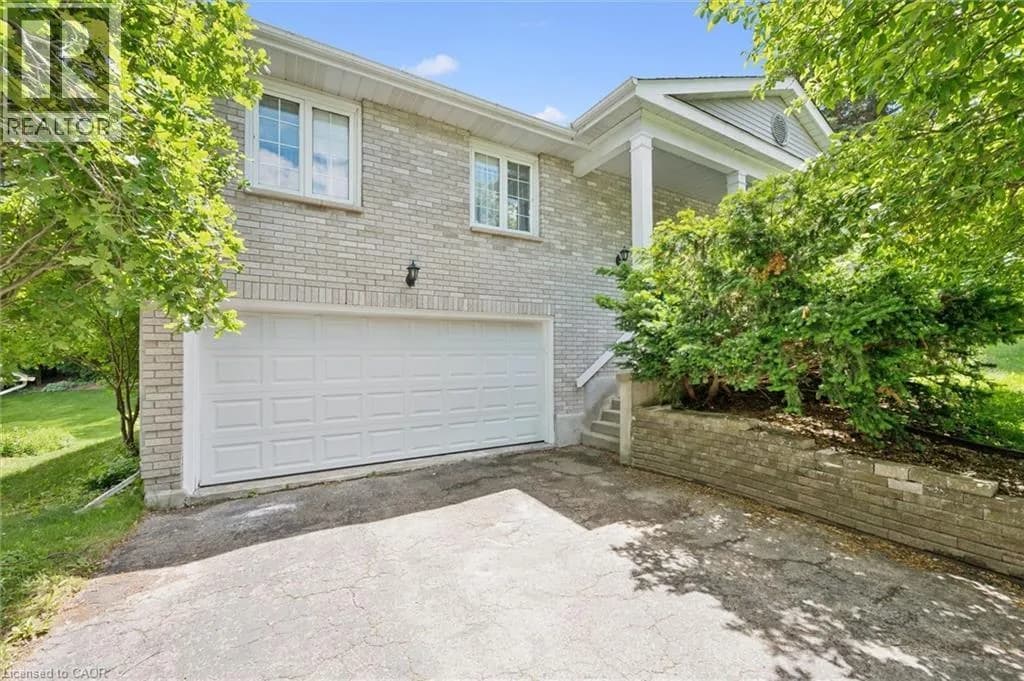 176 SANDFORD FLEMING Drive — photo 2 of 32