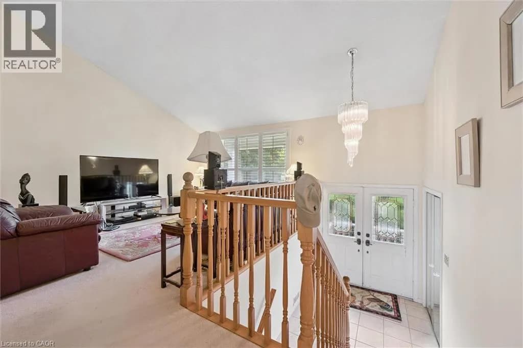 176 SANDFORD FLEMING Drive — photo 3 of 32