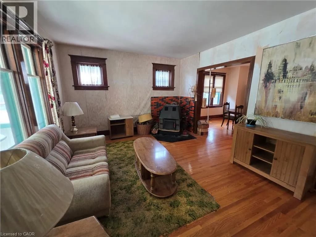 20 FAIRVIEW Avenue — photo 5 of 31