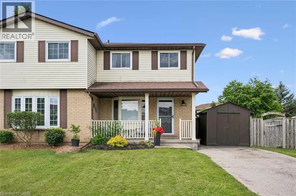 315 MAYVIEW Crescent Unit# B — photo 4 of 40