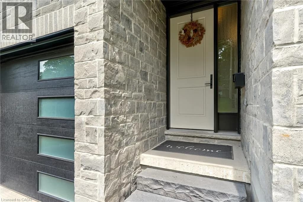90 MARGARET Avenue N Unit# A — photo 4 of 48