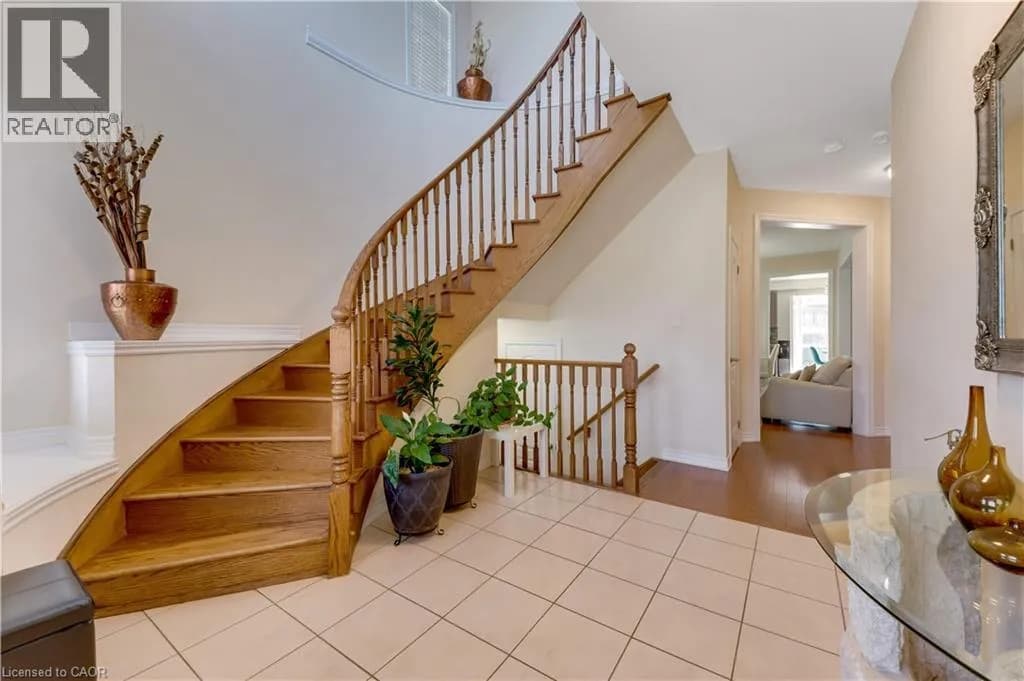 667 LINDEN Drive — photo 3 of 46