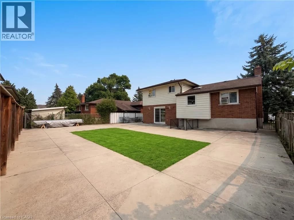 84 AMHERST Drive — photo 3 of 10