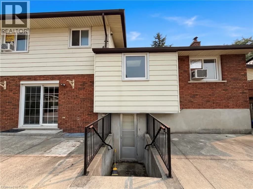 84 AMHERST Drive — photo 5 of 10