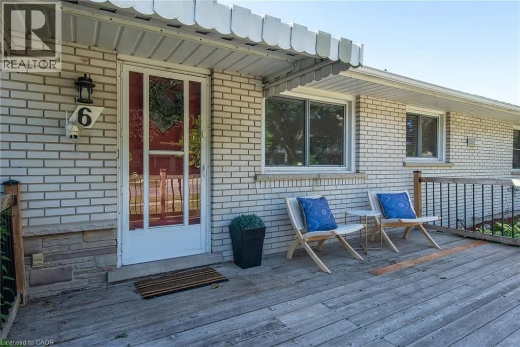 6 STRATHCONA Crescent — photo 3 of 39