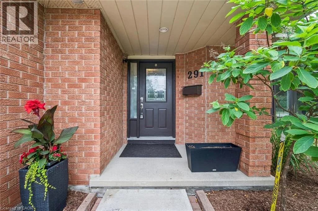 291 GRAND RIVER Boulevard — photo 4 of 50