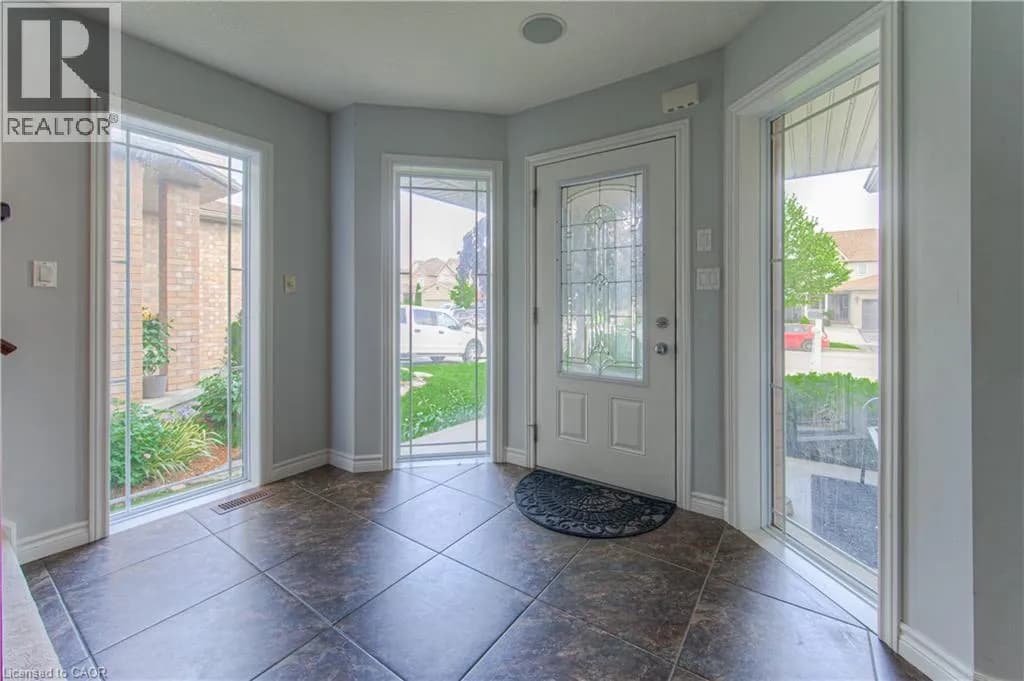 139 PEBBLECREEK Drive — photo 4 of 42
