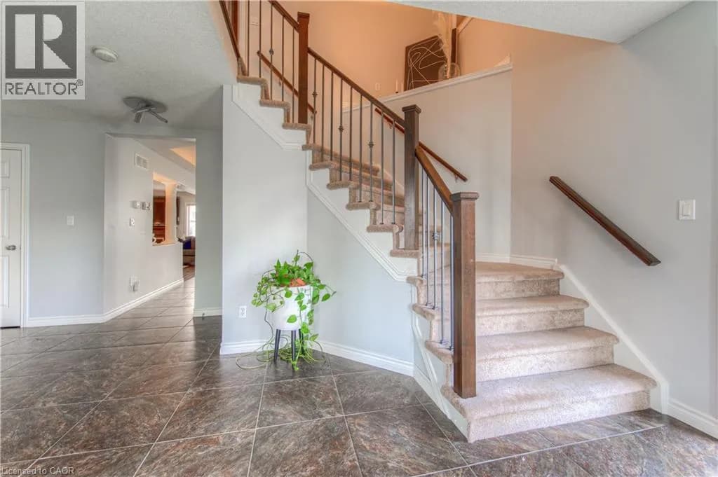 139 PEBBLECREEK Drive — photo 5 of 42