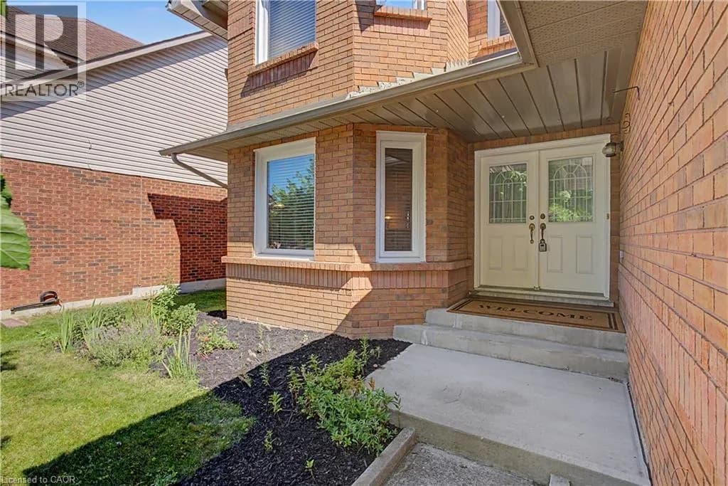194 GLENVALLEY Drive — photo 3 of 42