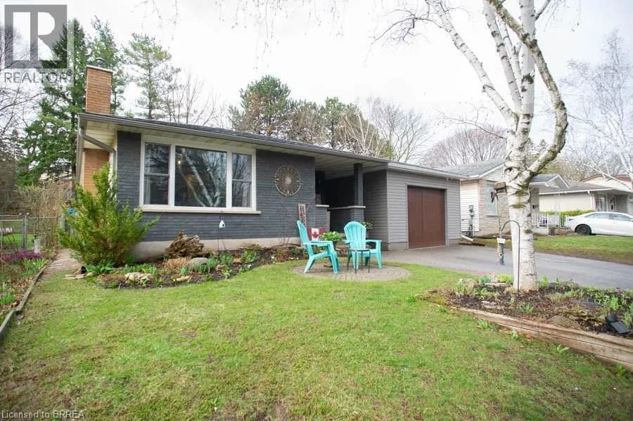 102 CENTURY HILL Drive — photo 4 of 37
