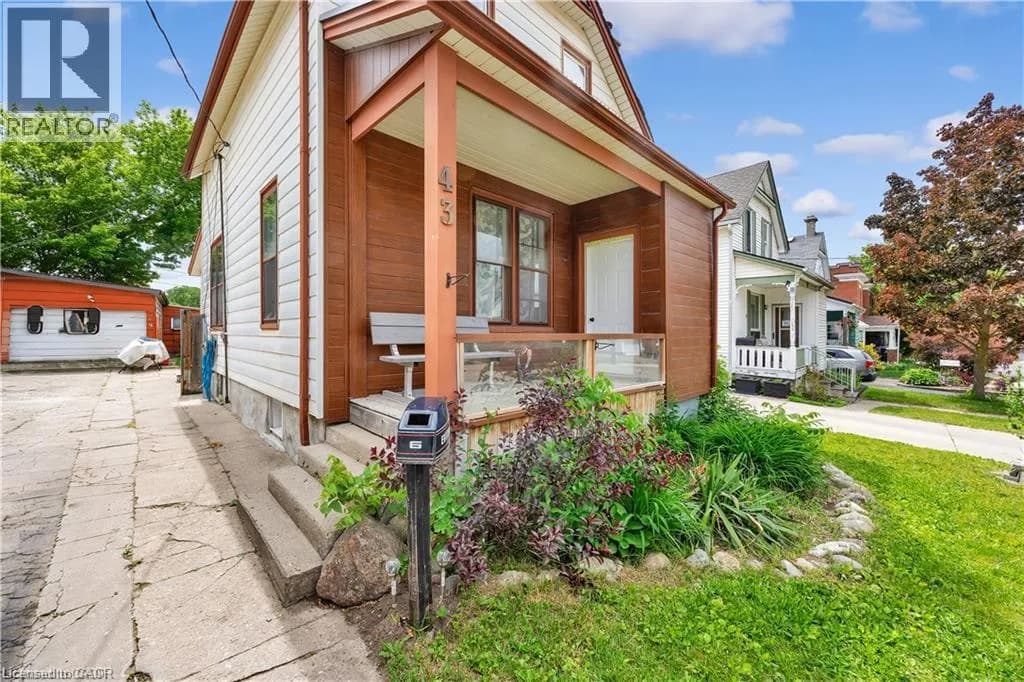 43 HENRY Street — photo 4 of 30