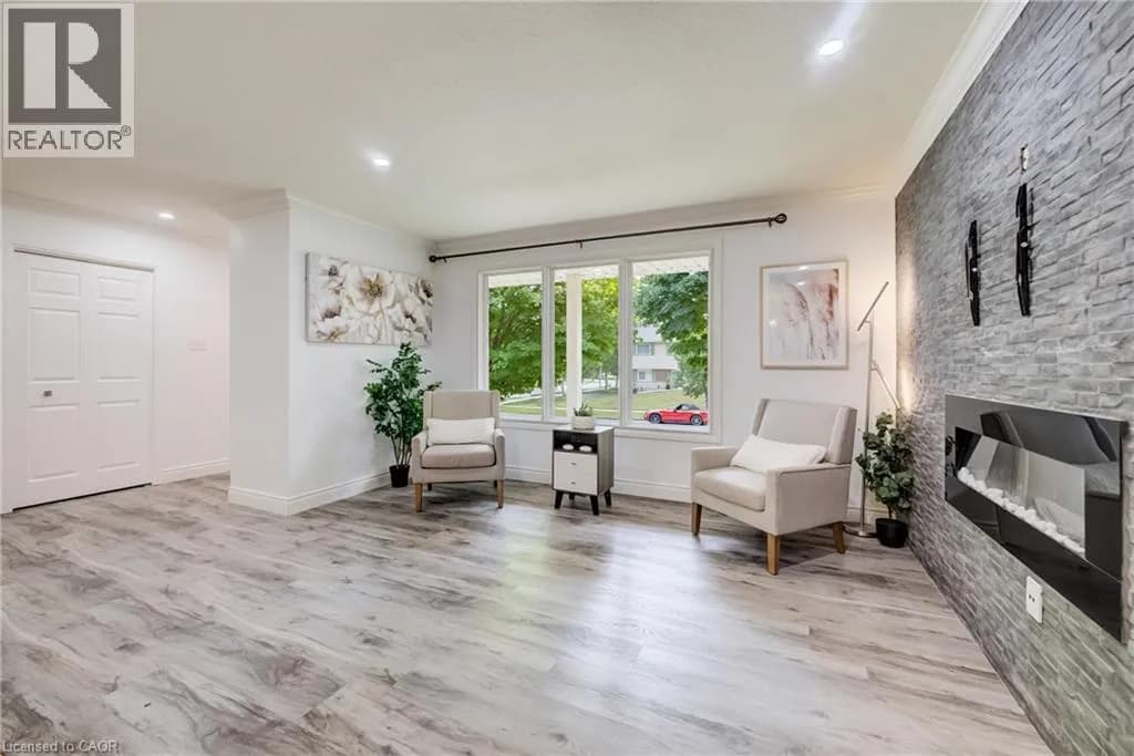 85 FOXHUNT Road — photo 4 of 43
