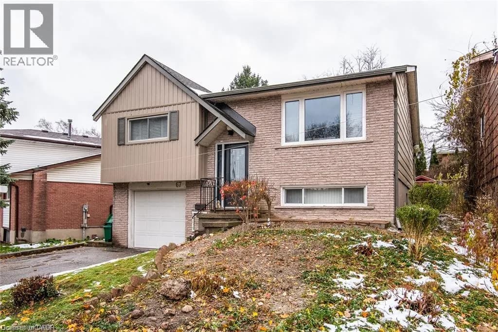 67 PINEMEADOW Crescent — photo 4 of 46