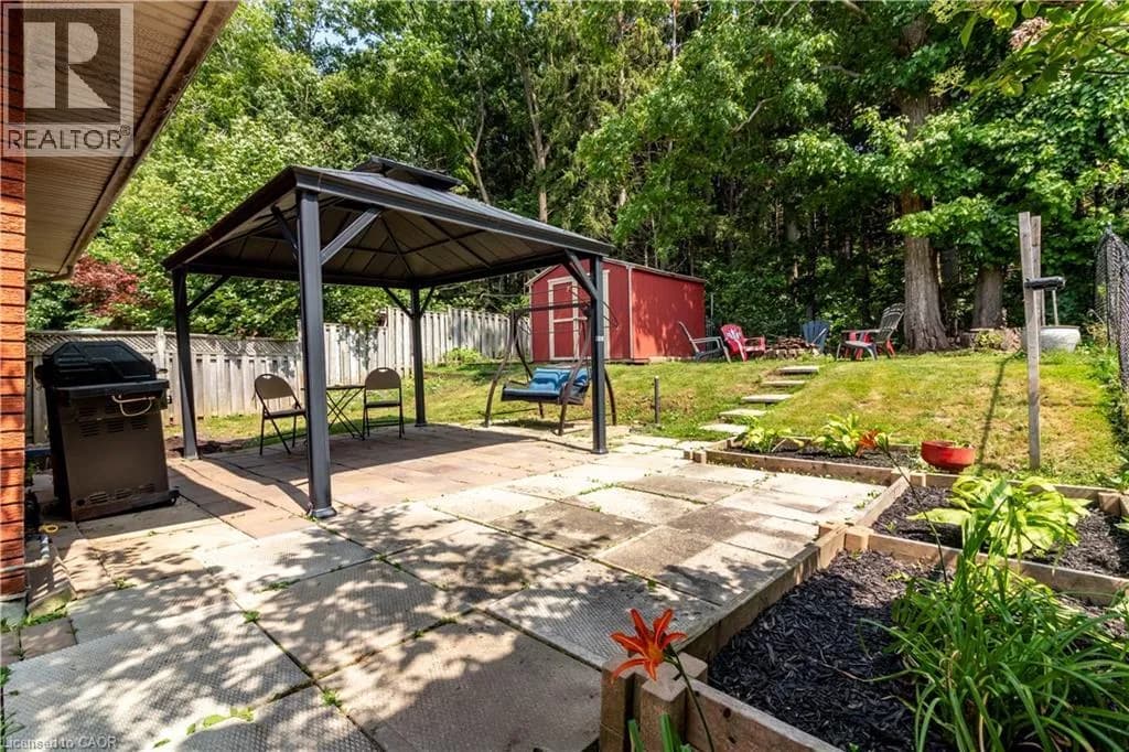 140 ARROWHEAD Crescent — photo 4 of 29