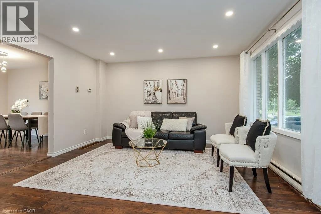 185 CEDARVALE Crescent Unit# A — photo 4 of 46