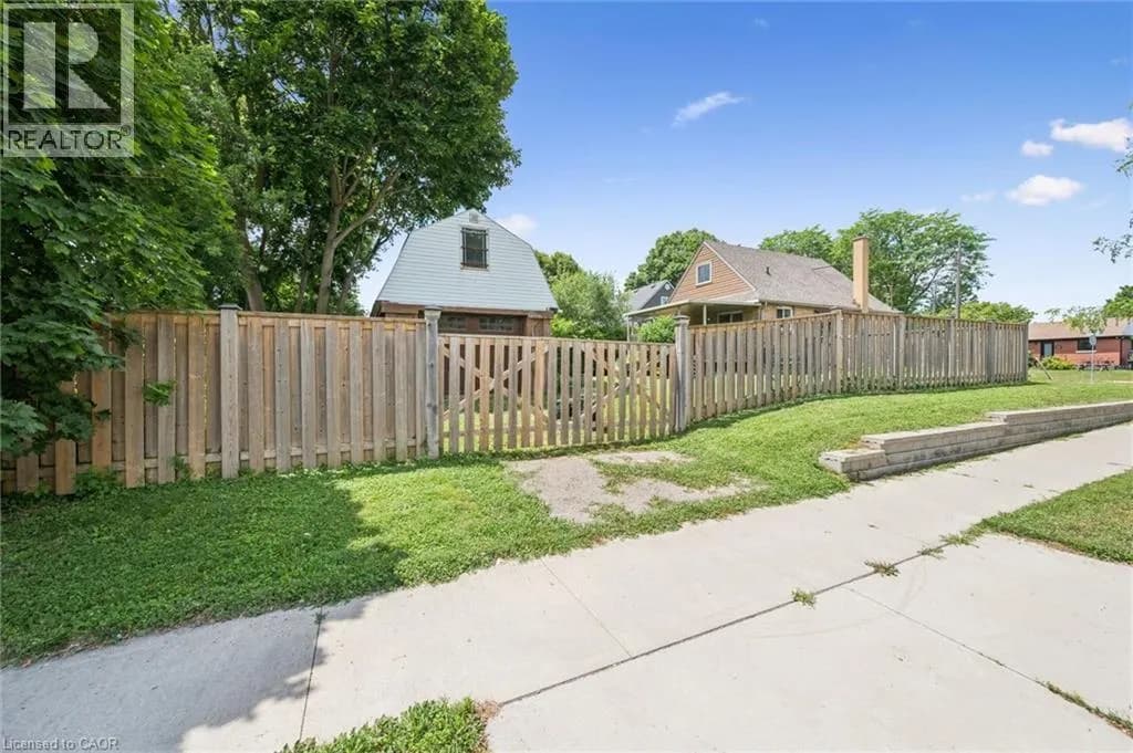 129 FLORENCE Avenue — photo 5 of 40