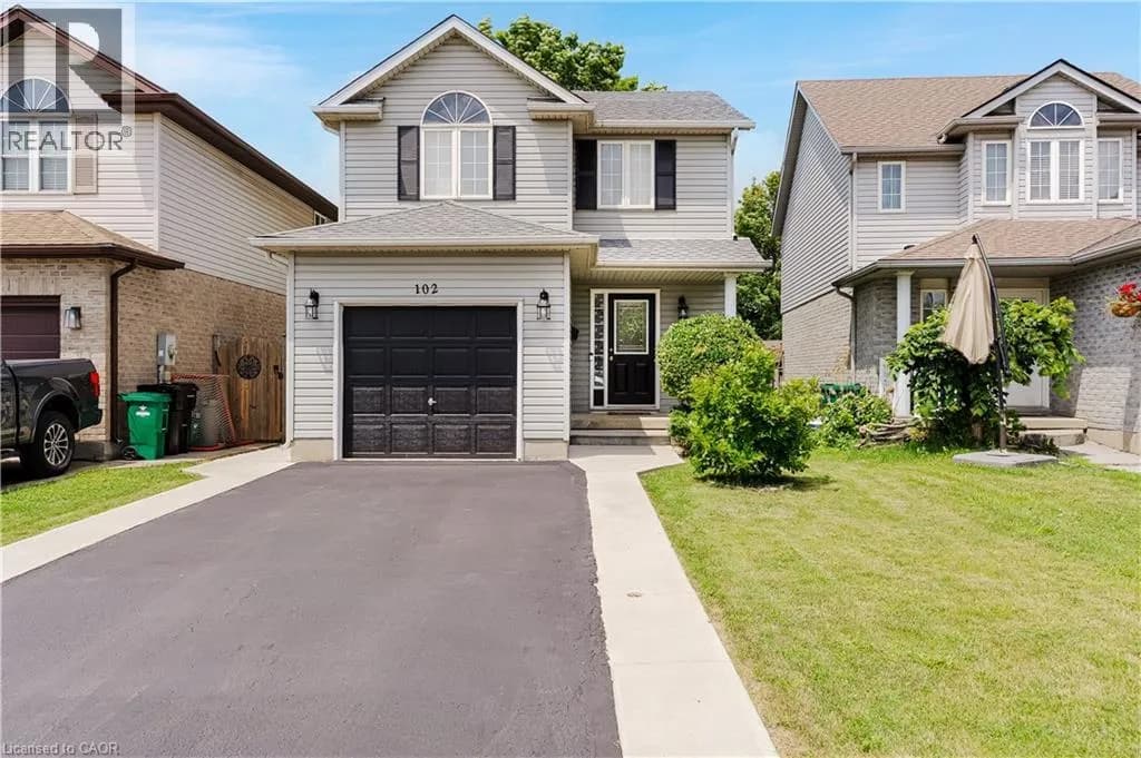 102 CHATEAU Crescent
