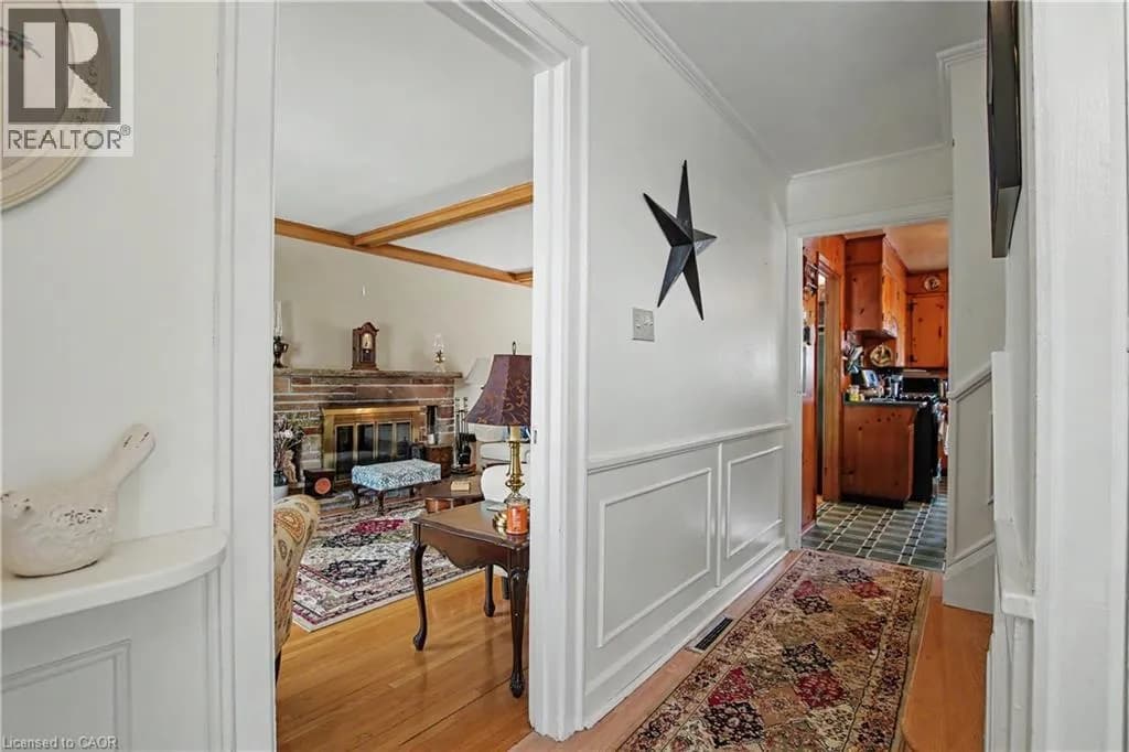 39 HENRY Street — photo 4 of 36