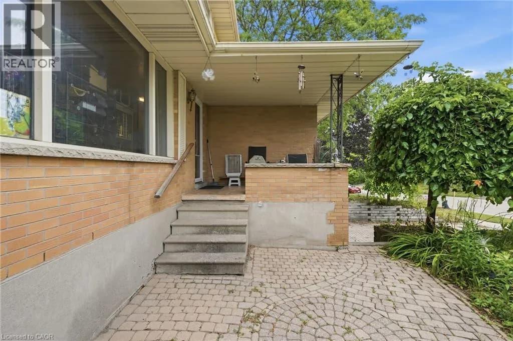 101 CROSBY Drive — photo 5 of 48