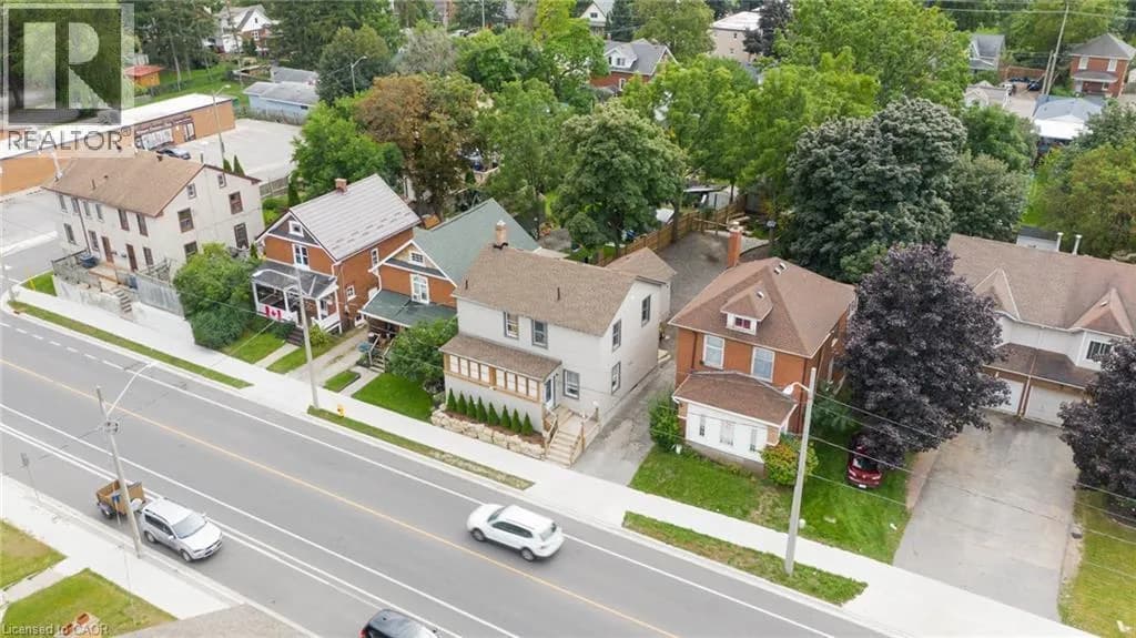 1346 KING Street E — photo 3 of 44