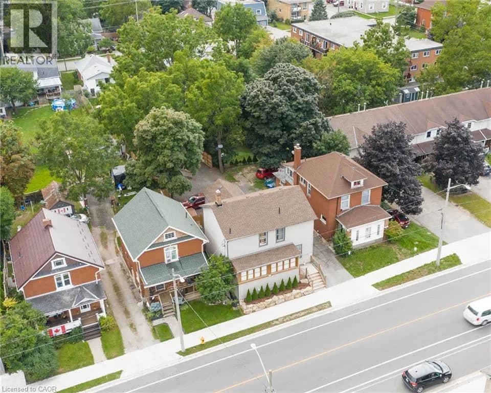 1346 KING Street E — photo 4 of 44
