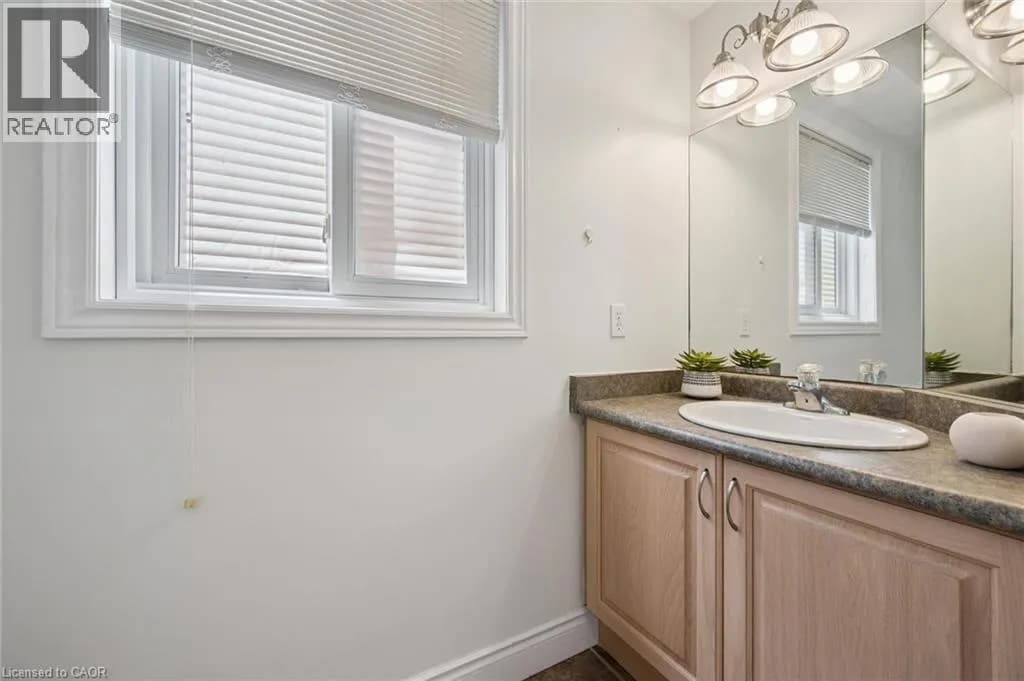 575 VIOLET Street — photo 4 of 39